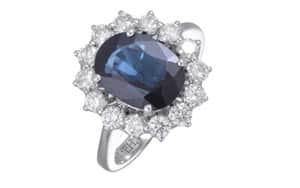 טבעת וינטאג’ - אבן ספיר אמיתית! משובצת יהלומים מרשימה ויפהפיה לאשה מזהב לבן 18 קראט, משובצת יהלומים