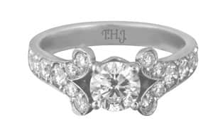 טבעת אירוסין April עדינה ויפהפיה לאשה מזהב לבן 18 קראט, משובצת יהלומים