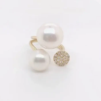 טבעת עם 2 פנינות משובצת יהלומים Lana